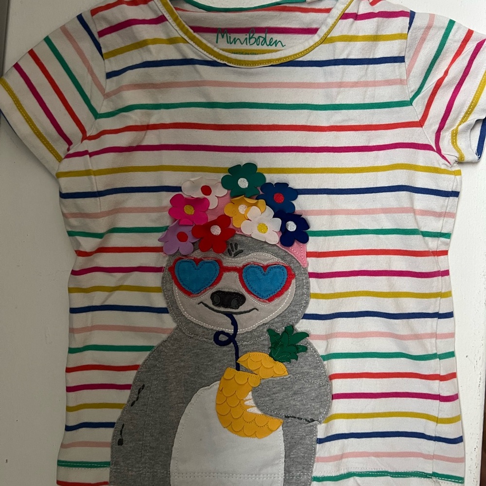 Boden striped appliqué sloth t shirt